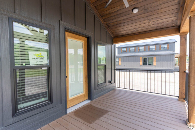 Cozy Cabin DVHBSS-MONL-1644-ext-4