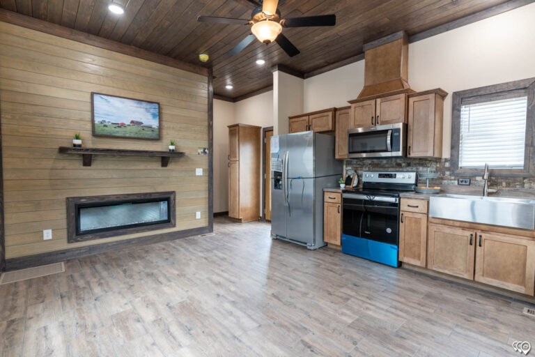 Cozy Cabin DVHBSS-MONL-1644-int-1